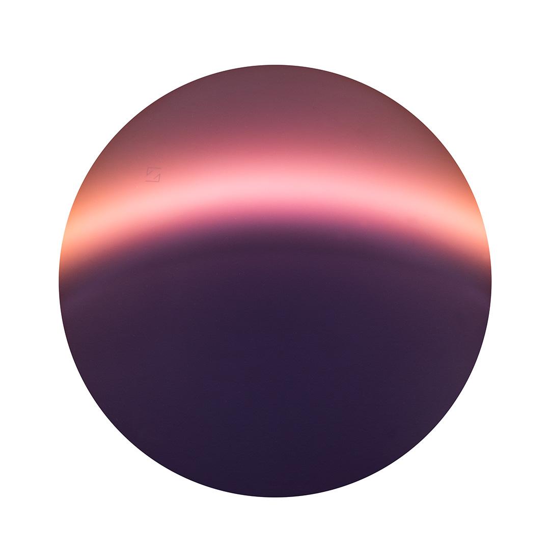 适用于雪天和低光照条件的火辣红色镜片染色的颜色示例。 